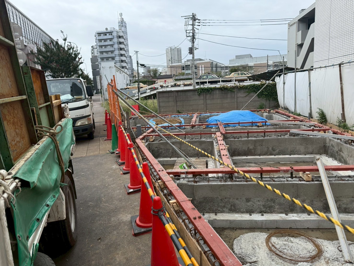 基礎地中梁型枠解体工事